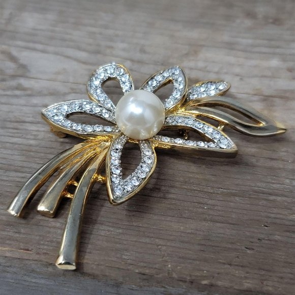 Vintage Jewelry - Vintage Rhinestone & Pearl Gold Flower Pin Brooch